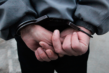 Алтайского полицейского уличили в получении взятки в десять тысяч долларов