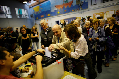 Международные наблюдатели призвали принять во внимание референдум в Каталонии