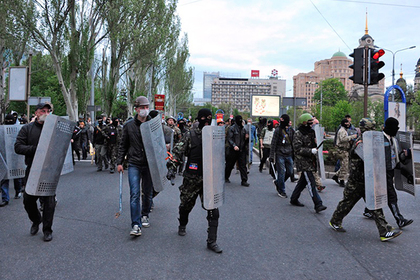 Митингующих в Киеве попросили вернуть отобранные у нацгвардейцев щиты