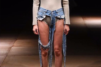 Модницам предложили носить джинсы-стринги
