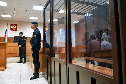 Отслуживший в армии США российский полицейский осужден в Петербурге