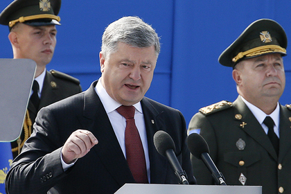 Порошенко пообещал добиться ввода миротворцев в Донбасс