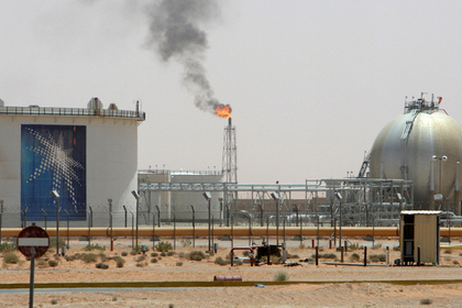 Саудовская Аравия резко сократит экспорт нефти после встречи короля с Путиным