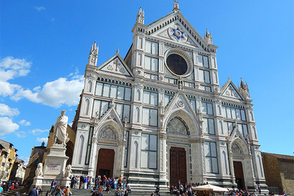 Туриста убило отвалившимся камнем в церкви во Флоренции