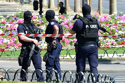Во Франции задержали британского пограничника за контрабанду оружия