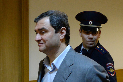 Замглаву Минкульта Пирумова осудили на 1,5 года и освободили в зале суда