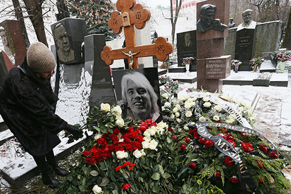 Половину праха Хворостовского захоронили в Москве