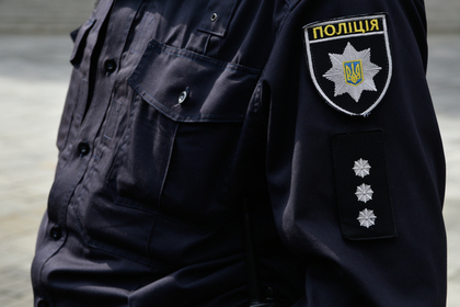 Украинские полицейские втихаря похитили у инкассаторов 120 тысяч долларов