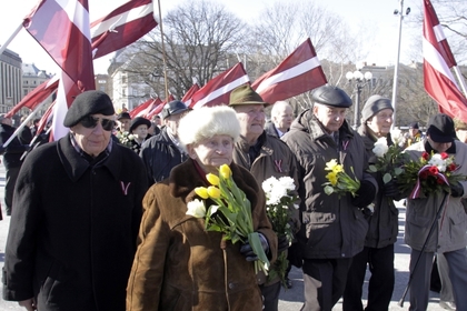 Латвия уравняла солдат СССР и Третьего рейха