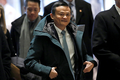 Самый богатый китаец приехал в Давос в старой женской куртке