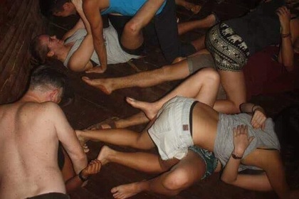 Туристов арестовали в Камбодже за «порнографические танцы»