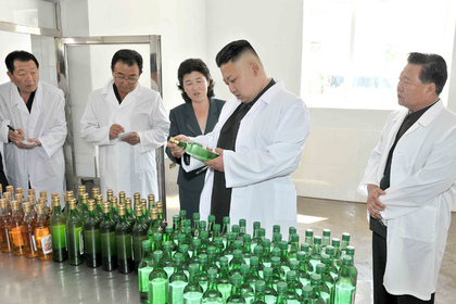 Власти Северной Кореи озаботились проблемой водки с пивом