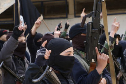 Боевики ИГ показали превращение детей в террористов