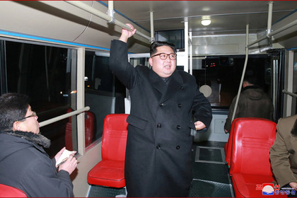 Ким Чен Ына заметили в троллейбусе