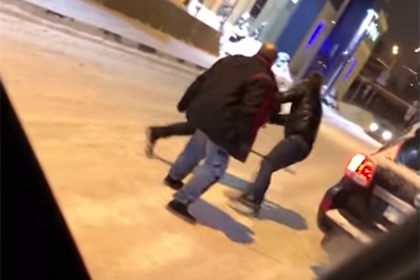 В центре Москвы трое на внедорожнике избили телеведущего