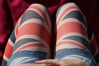 Британец обессилел от обилия женских штанов в магазине и прославился