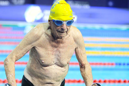 Пловец побил мировой рекорд в 99 лет