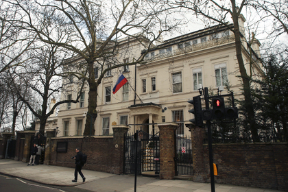 Посольство отреагировало на высылку российских дипломатов из Британии