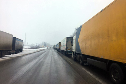 Россия закрыла границу для грузов с Украины