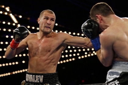 Российский боксер Ковалев победил соотечественника в Нью-Йорке