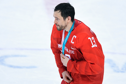 Золотая медаль российского хоккеиста перешла духовнику Поклонской