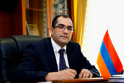Армянский министр подал в отставку и присоединился к протестующим
