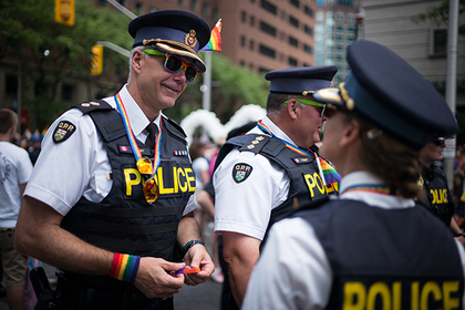 Канадские геи обиделись и не пустили полицейских на свой парад