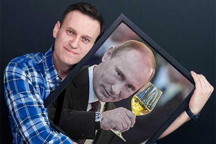 Навальный «обнял» Уголовный кодекс и «Доширак»