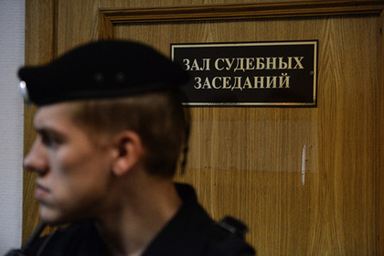 Российский адвокат съел материалы дела и отправился лечиться от наркомании