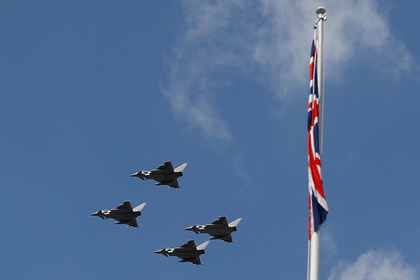 Великобритания отказалась бомбить Сирию без доказательств