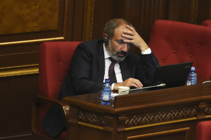 Армянский парламент отказался назначить лидера оппозиции премьером