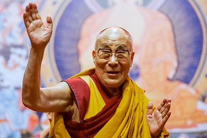 Далай-лама поделился способом заставить полицейских смеяться