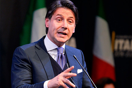 Итальянские популисты выбрали в премьеры никому не известного мужчину