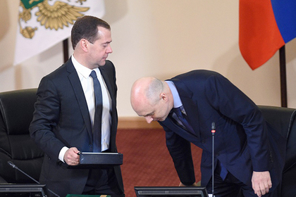 Медведев отдаст своему заместителю сразу два поста