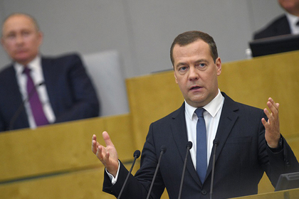 Медведев озаботился поиском денег на новый указ Путина