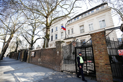 Российское посольство объяснило отказ от встречи с британской стороной