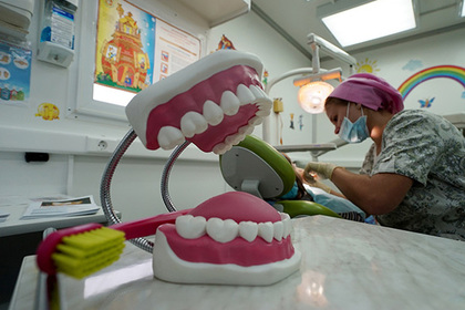 Стоматолог лишила пациентку 22 здоровых зубов и попалась на новых жертвах