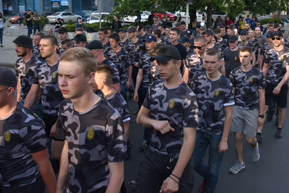 Суд разрешил украинским националистам патрулировать улицы Киева 9 мая