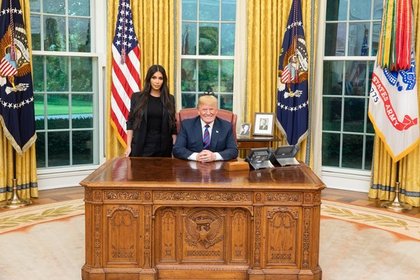 Трамп выложил фото с Ким Кардашьян