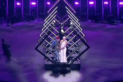 У британской участницы «Евровидения» отобрали микрофон на сцене
