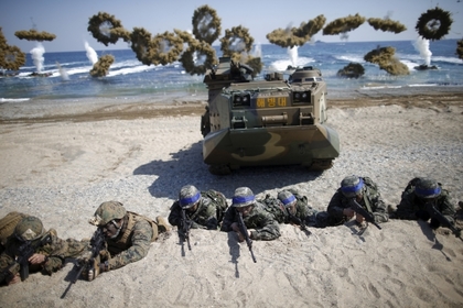 Южная Корея оставит у себя американских военных после мира с Севером