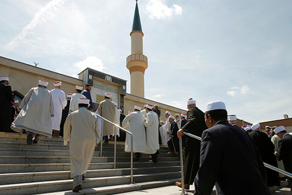Австрия закроет семь мечетей и выдворит десятки имамов
