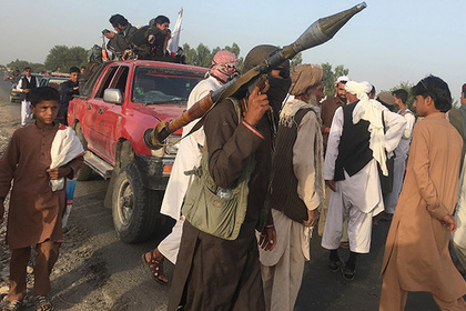 Талибы «отметили» перемирие захватом военной базы и убийством 30 солдат