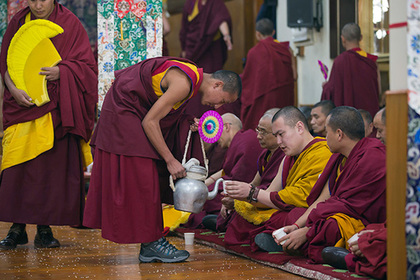 Тибетских монахов принудительно отправили на курсы любви к родине