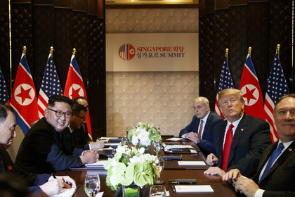 Трамп и Ким закончили говорить тет-а-тет и начали расширенную встречу