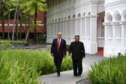 Трамп показал Ким Чен Ыну своего «Зверя» и пообещал подписать документ
