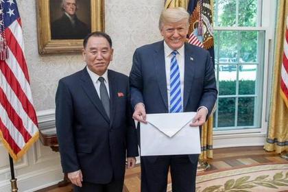 Трамп показал письмо от Ким Чен Ына