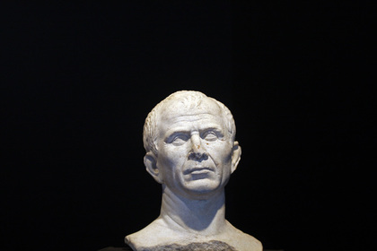 Уродство головы Цезаря проявилось при 3D-моделировании