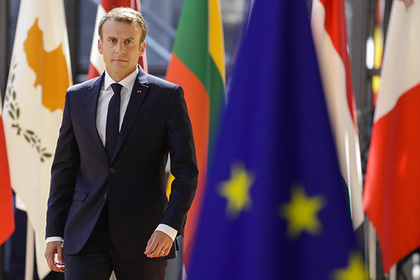 Французский посол похвалил венгров за борьбу с мигрантами и лишился работы
