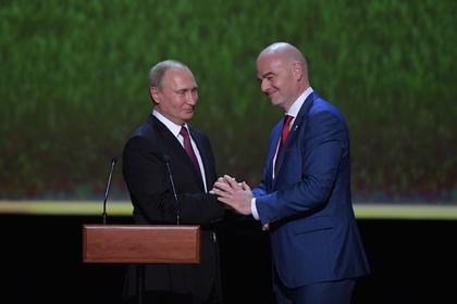 Глава ФИФА пообещал выучить русский язык и вернуться в Россию